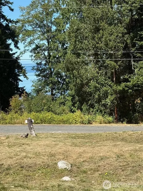 4904 Roney Rd, Bow, WA 98232