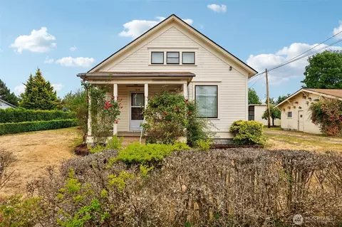 215 16th St NW, Puyallup, WA 98371