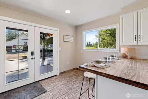 Entry Way - 45326 196th Ave SE, Enumclaw, WA 98022 photo 1 of 3