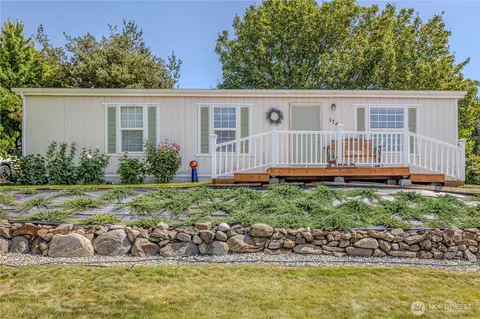 1740 S Kent Pl, East Wenatchee, WA 98802