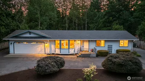 7928 Maple Ln, Lake Stevens, WA 98258