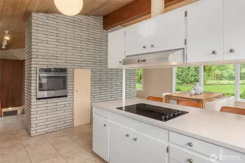 Kitchen - 618 Riverview Dr, Monroe, WA 98272 photo 5 of 5