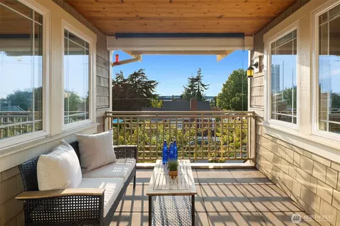 600 Bell St #302, Edmonds, WA 98020