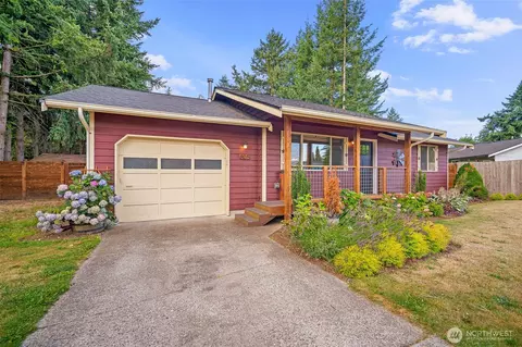 Exterior - 805 Chestnut St, Everson, WA 98247 photo 2 of 7