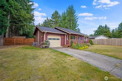 Exterior - 805 Chestnut St, Everson, WA 98247 photo 4 of 7