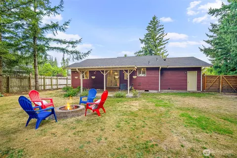 Exterior - 805 Chestnut St, Everson, WA 98247 photo 5 of 7