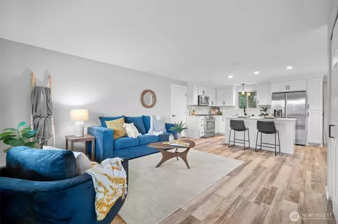 Living - 805 Chestnut St, Everson, WA 98247 photo 1 of 2