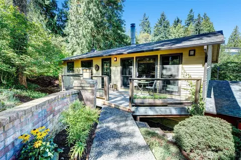 19707 67th Ave NE, Kenmore, WA 98028
