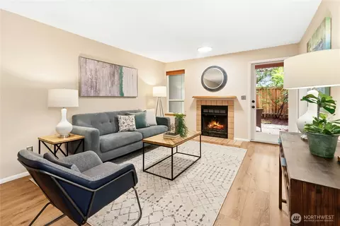 13717 Linden Ave N #103, Seattle, WA 98133
