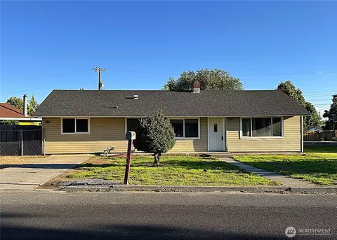 334 Elm St, Othello, WA 99344