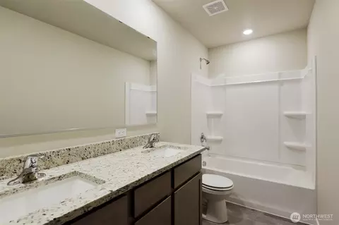 Bath - 8508 13th Ave E, Tacoma, WA 98445 photo 2 of 2