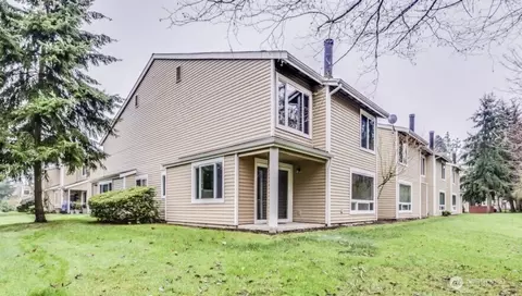 1200 S 237th Ln #1702, Des Moines, WA 98198