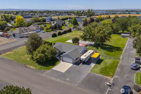 134 Young Rd NE, Moses Lake, WA 98837