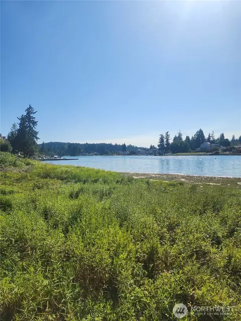 7930 Ray Nash Dr NW, Gig Harbor, WA 98335