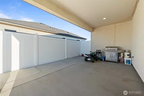 Exterior - 1305 E Mt Baker St, Othello, WA 99344 photo 5 of 9