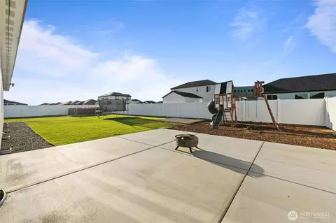 Exterior - 1305 E Mt Baker St, Othello, WA 99344 photo 3 of 9