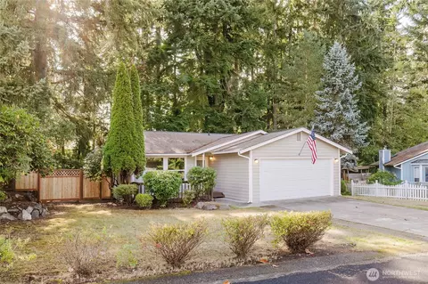 1504 NW Lakehill Cir, Silverdale, WA 98383