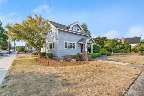 209 C St SW, Castle Rock, WA 98611