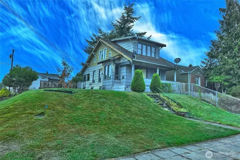 1703 Oakes Ave, Everett, WA 98201