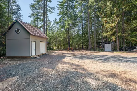 30 N Wigeon Pl S, Hoodsport, WA 98548