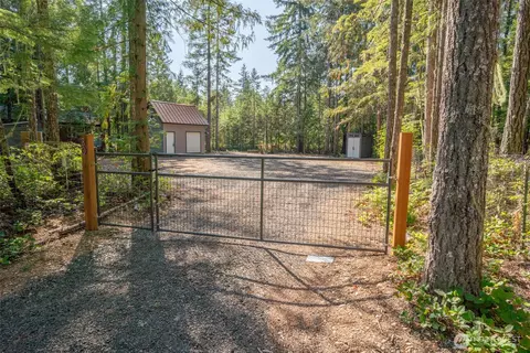 30 N Wigeon Pl S, Hoodsport, WA 98548