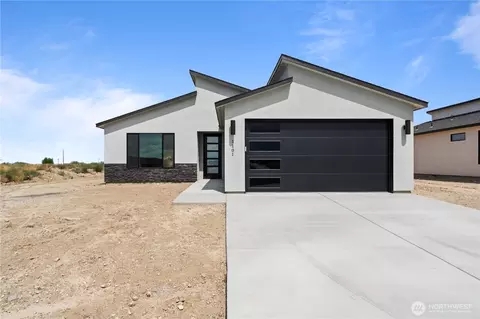 1131 E Mt Hood St, Othello, WA 99344