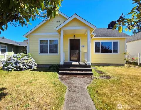 31 N Blackberry Ave, Forks, WA 98331