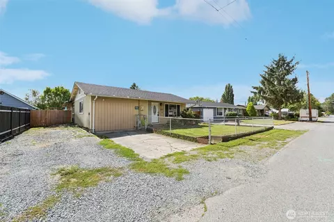 Exterior - 506 Deeded Ln SW, Orting, WA 98360 photo 3 of 8