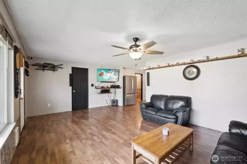 Living - 506 Deeded Ln SW, Orting, WA 98360 photo 4 of 4