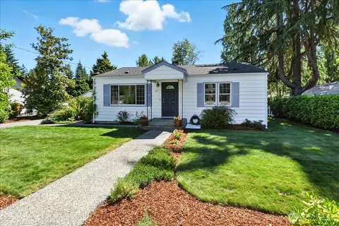 627 SW 141st St, Burien, WA 98166