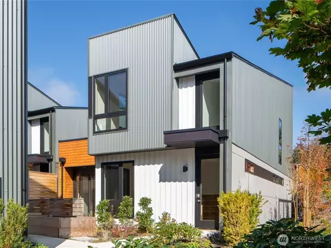 220 Canopy Path NW, Bainbridge Island, WA 98110