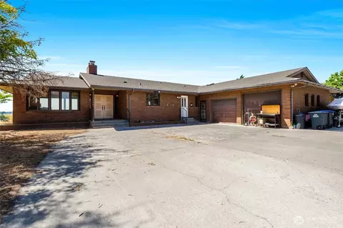 310 N Crestview Dr, Moses Lake, WA 98837