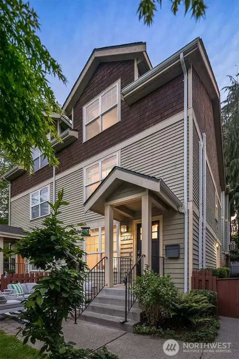 333 16th Ave E, Seattle, WA 98112