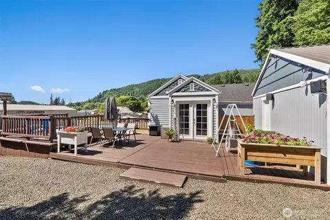 1217 Godfrey St, Raymond, WA 98577