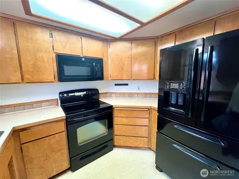 Kitchen - 220 N Govan Ave, Sequim, WA 98382 photo 2 of 2