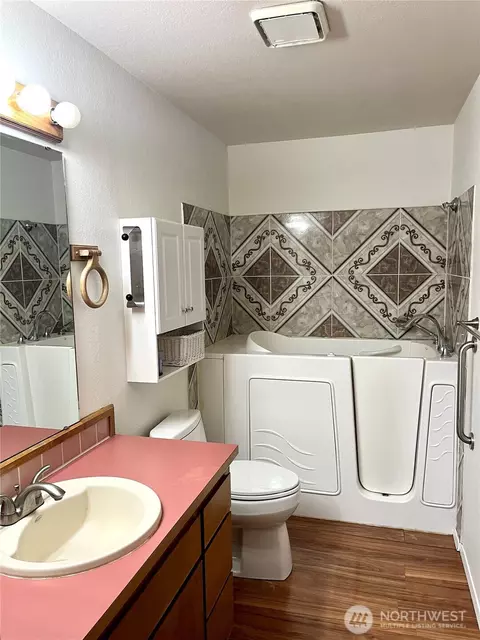 Bath - 220 N Govan Ave, Sequim, WA 98382 photo 1 of 3