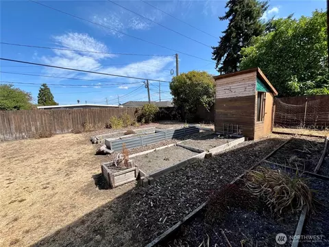 Exterior - 220 N Govan Ave, Sequim, WA 98382 photo 6 of 9