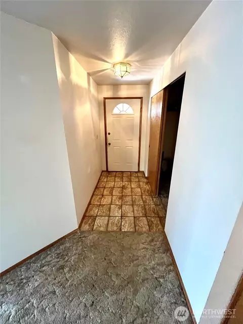 Entry Way - 220 N Govan Ave, Sequim, WA 98382 photo 1 of 2