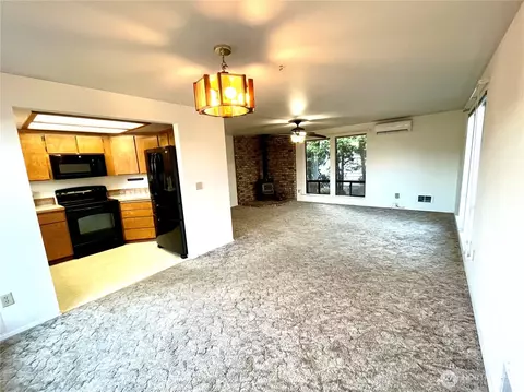 Living - 220 N Govan Ave, Sequim, WA 98382 photo 1 of 4