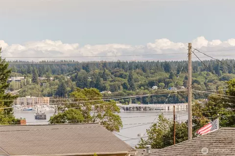 1122 Evans Ave W, Bremerton, WA 98312
