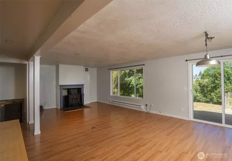 Living - 61 E Robert Pl, Sequim, WA 98382 photo 1 of 3