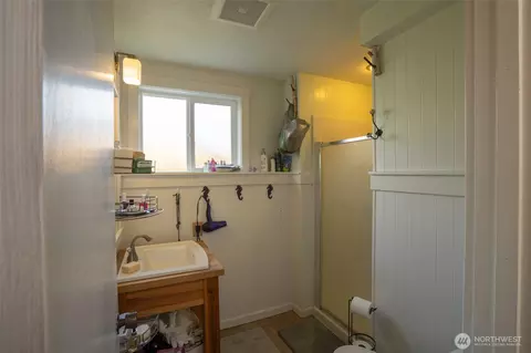 Bath - 61 E Robert Pl, Sequim, WA 98382 photo 4 of 4