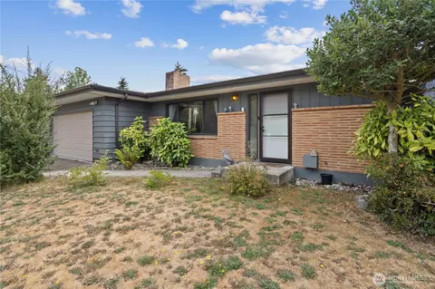 1719 S 243rd St, Des Moines, WA 98198