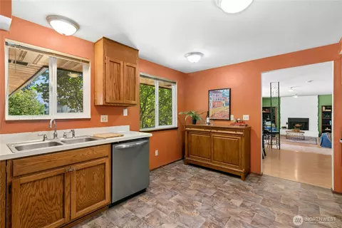 Kitchen - 9215 10th Ave SE, Everett, WA 98208 photo 1 of 1