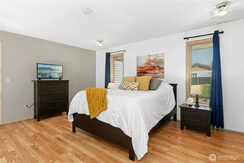 Bedroom - 9215 10th Ave SE, Everett, WA 98208 photo 1 of 4