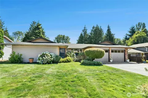 Exterior - 9215 10th Ave SE, Everett, WA 98208 photo 2 of 9