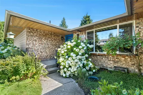 Exterior - 9215 10th Ave SE, Everett, WA 98208 photo 3 of 9