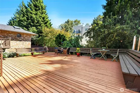 Exterior - 9215 10th Ave SE, Everett, WA 98208 photo 7 of 9