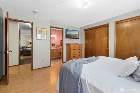 Bedroom - 9215 10th Ave SE, Everett, WA 98208 photo 4 of 4