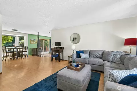 Living - 9215 10th Ave SE, Everett, WA 98208 photo 1 of 5
